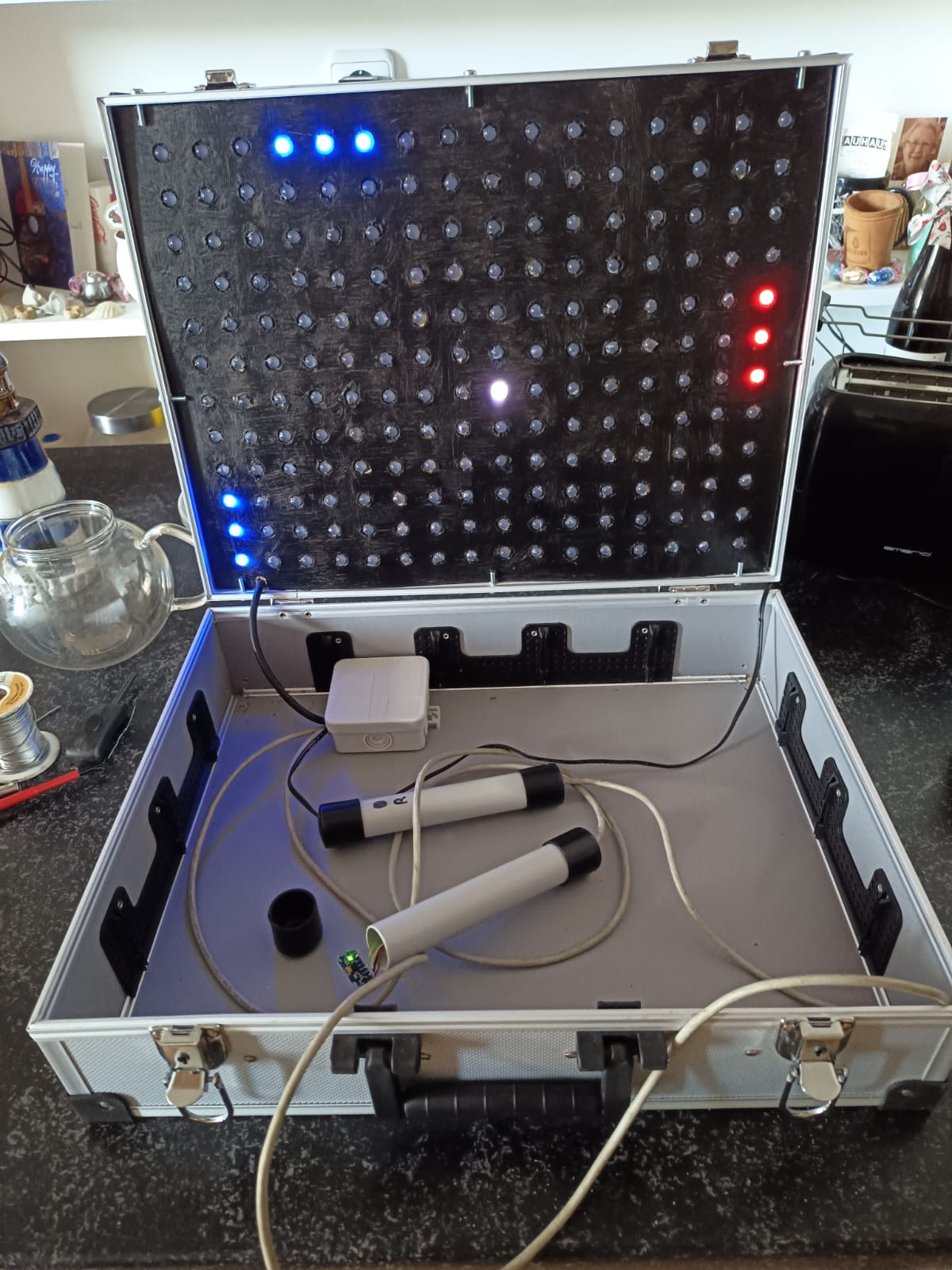 Gyro Pong auf einer selbstgebauten 16x12 LED-Matrix